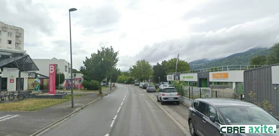 Local commercial · 1300 m² · Location — photo 1