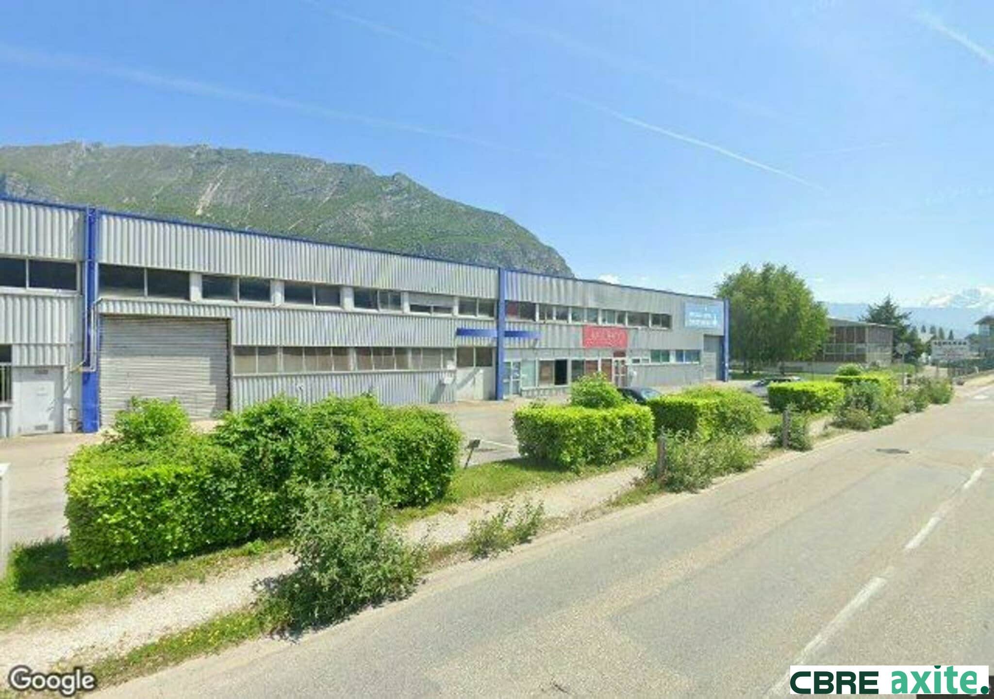 Local commercial · 424 m² · Location — photo 1