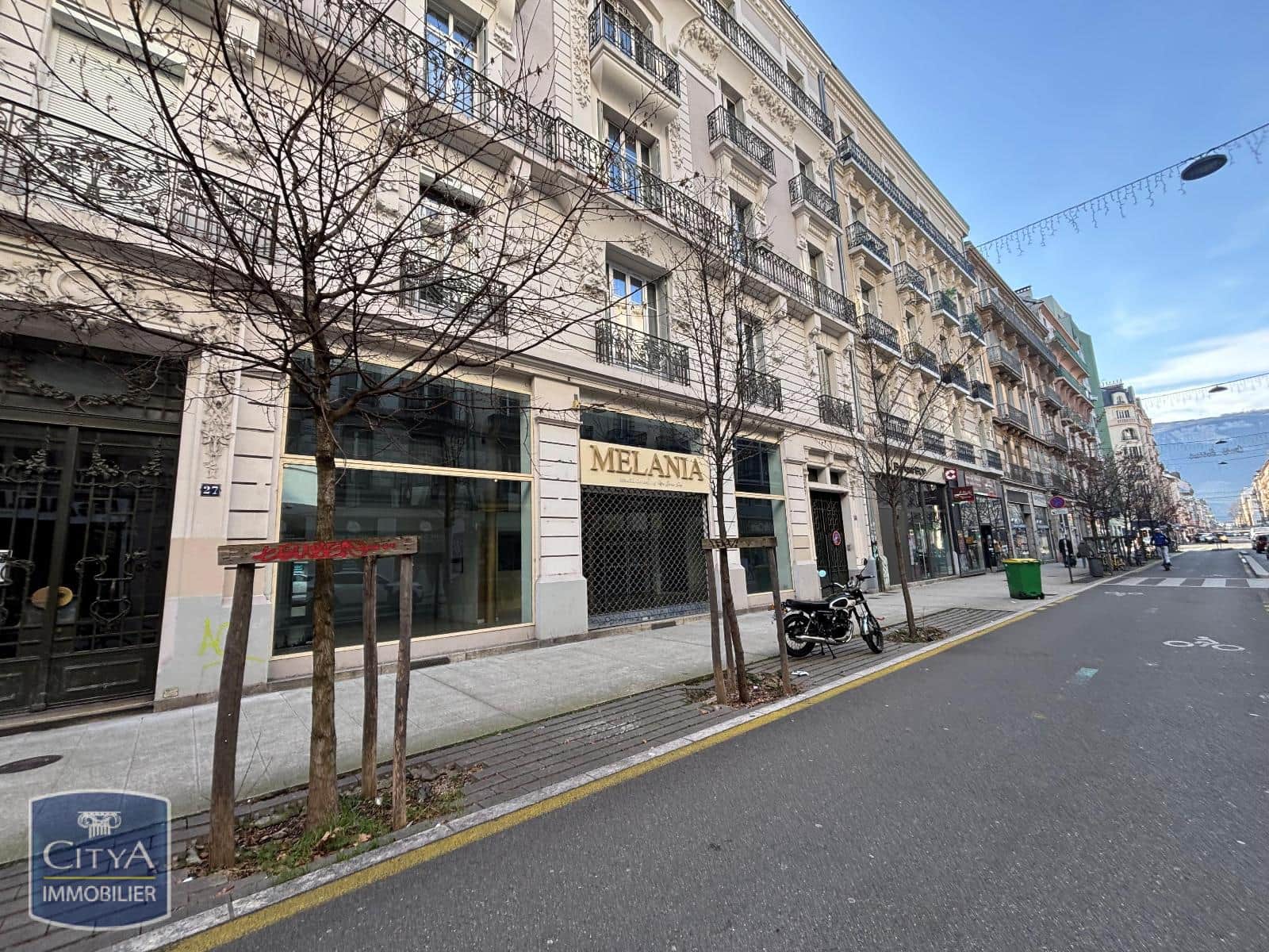 Local commercial · 291 m² · Location — photo 1
