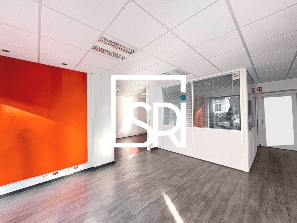Local commercial · 94 m² · Location — photo 1