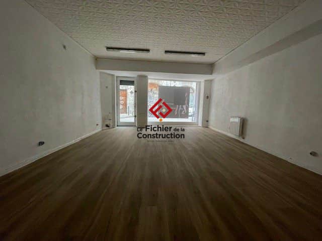 Local commercial · 38 m² · Location — photo 1