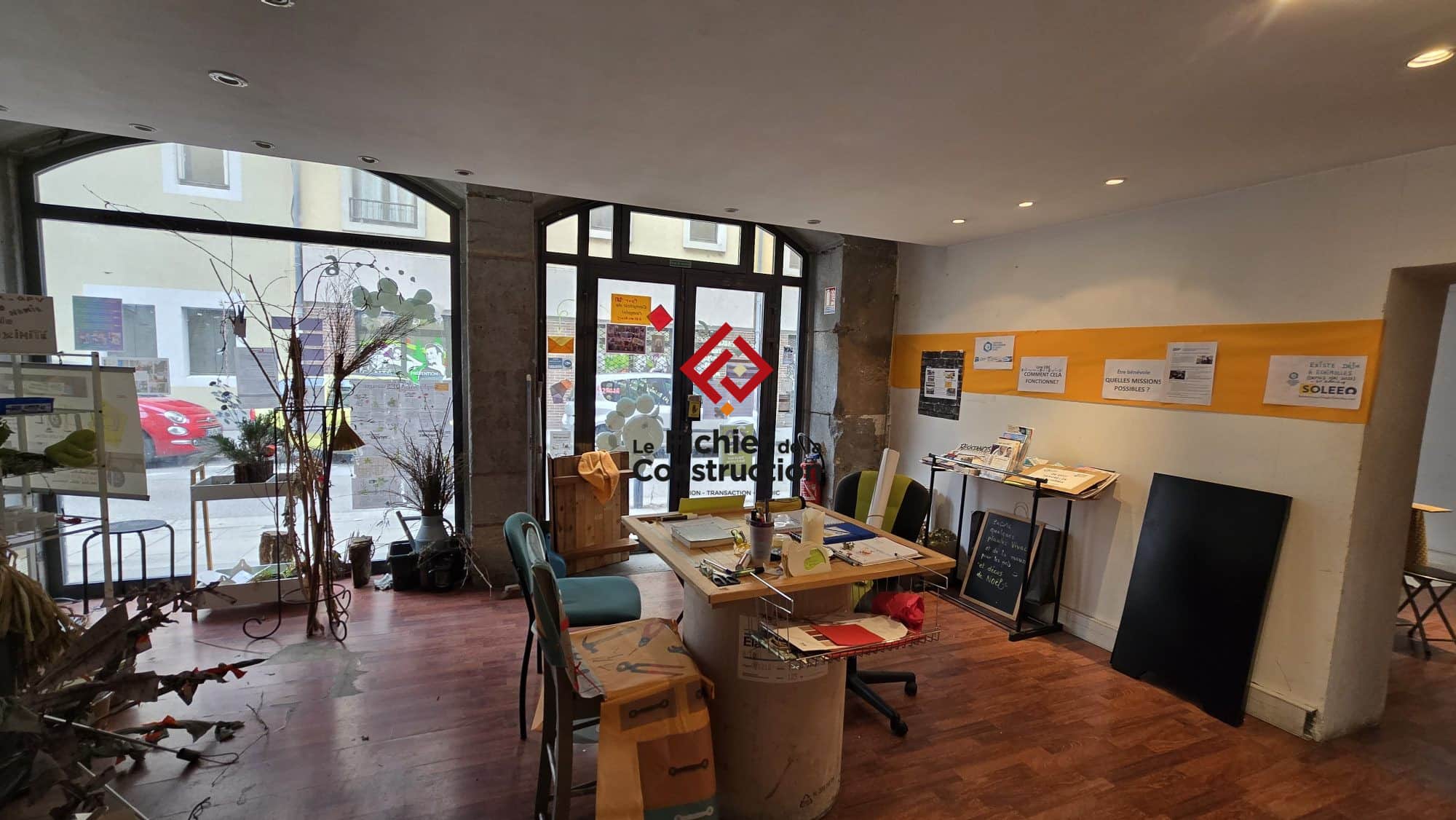 Local commercial · 56 m² · Location — photo 1