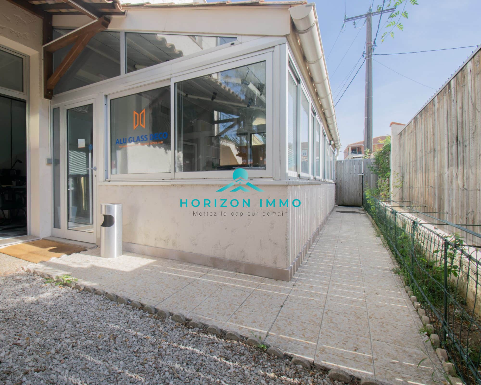 Local commercial · 27 m² · Location — photo 1