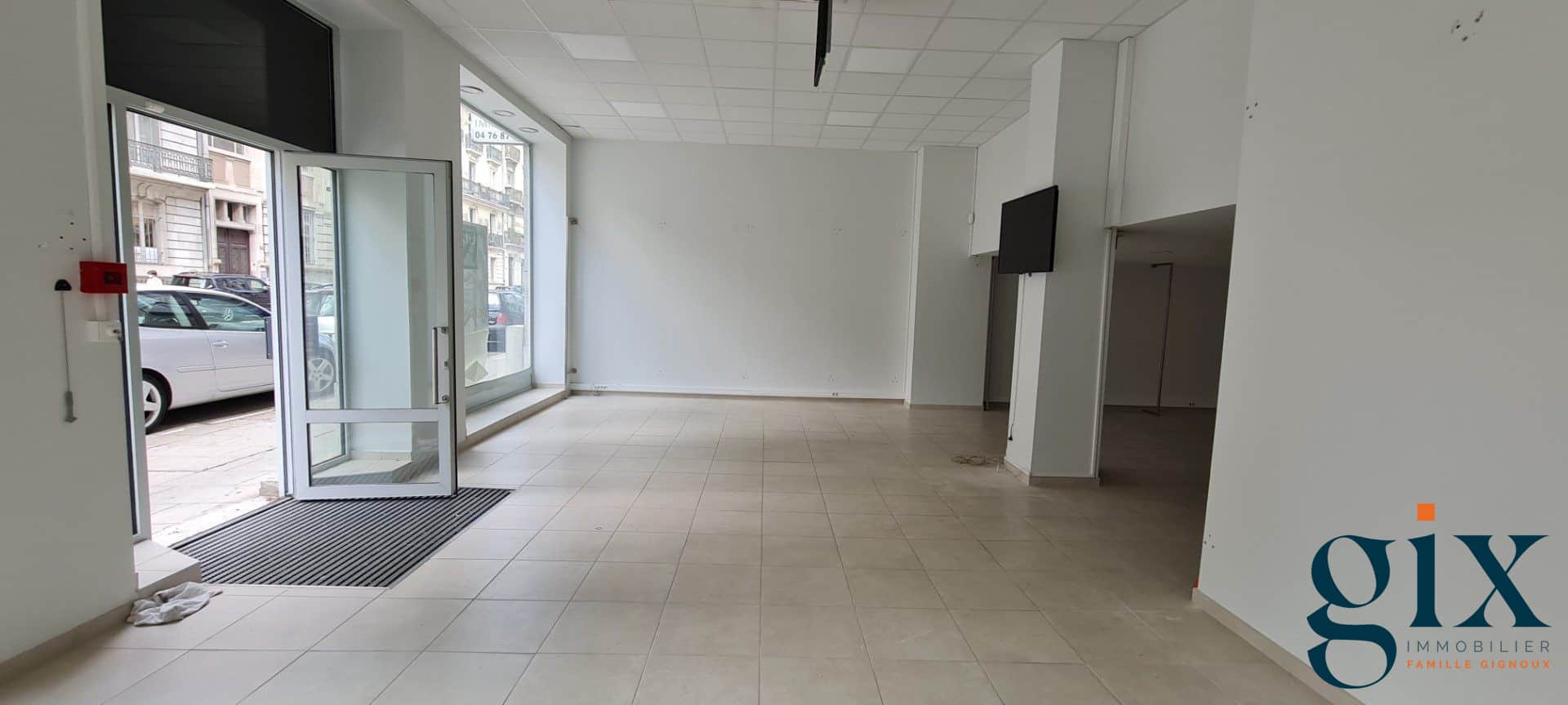 Local commercial · 197 m² · Achat des murs — photo 1