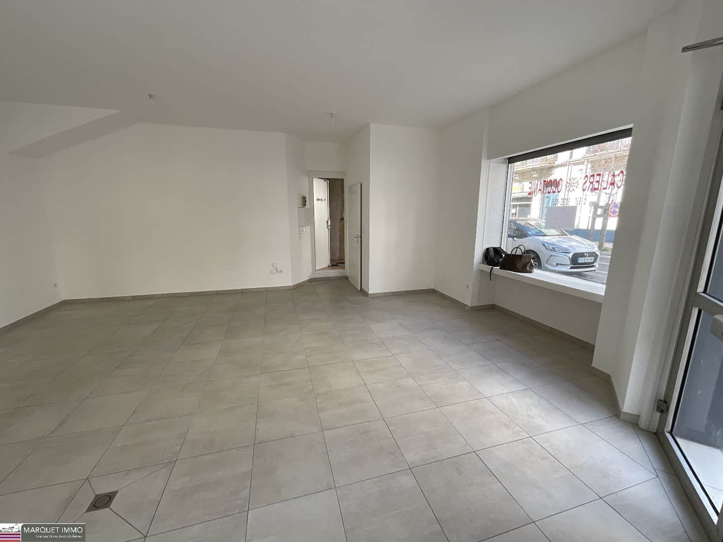 Local commercial · 37 m² · Location — photo 1
