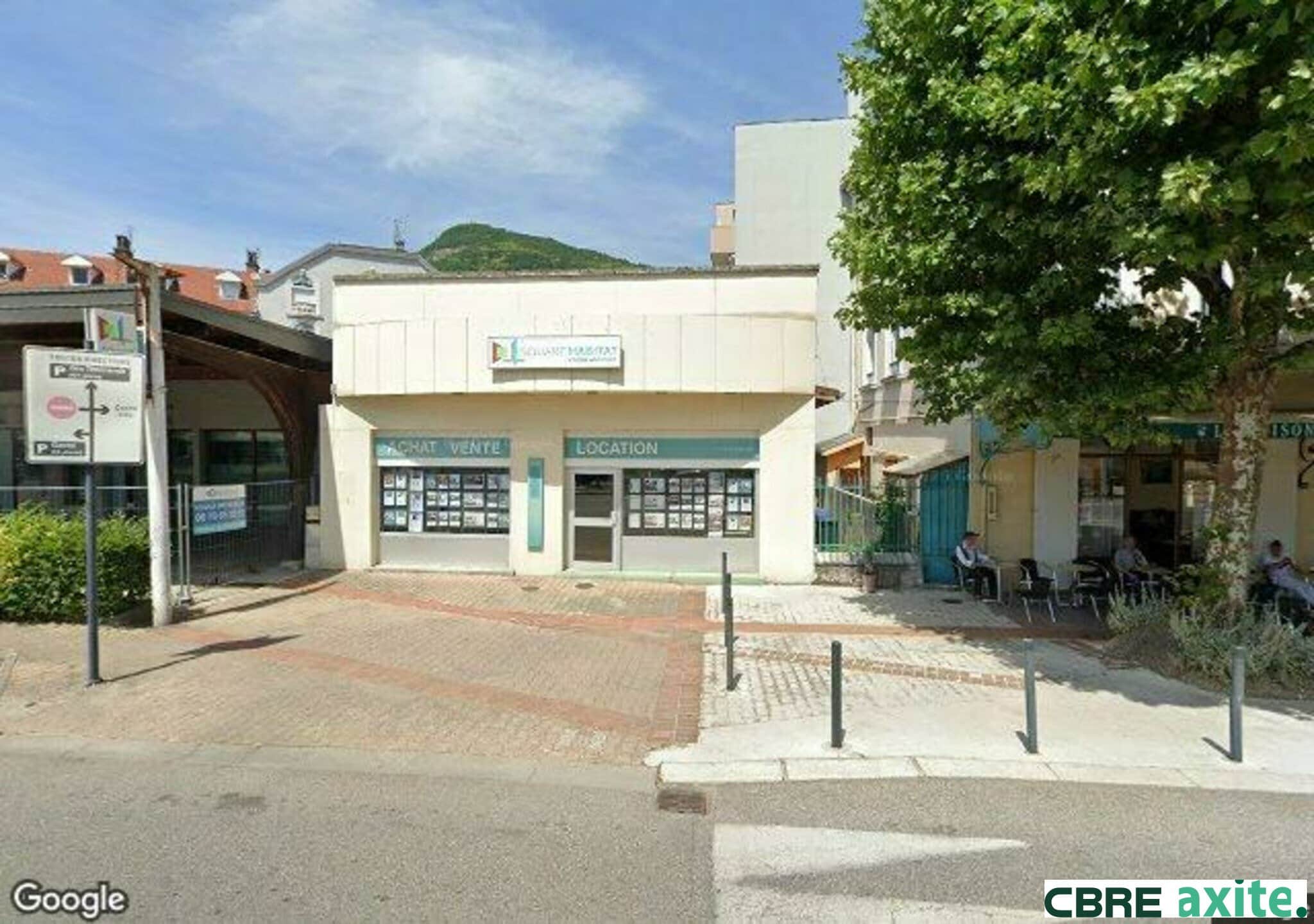 Local commercial · 146 m² · Location — photo 1
