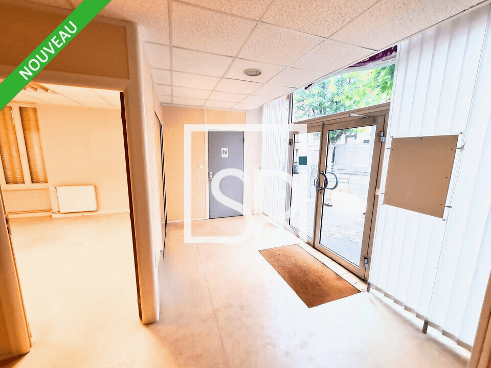 Local commercial · 65 m² · Location — photo 1