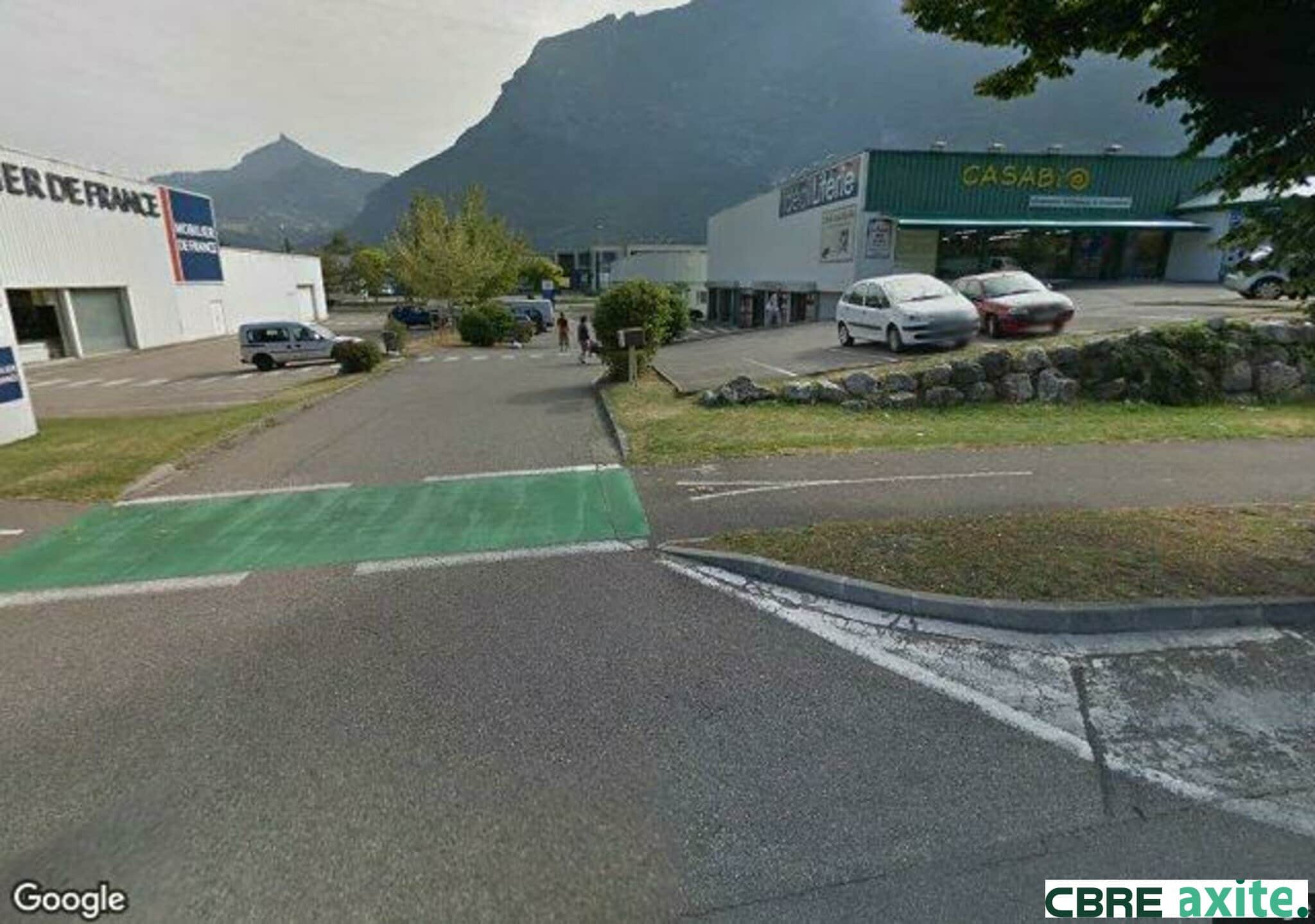 Local commercial · 637 m² · Location — photo 1