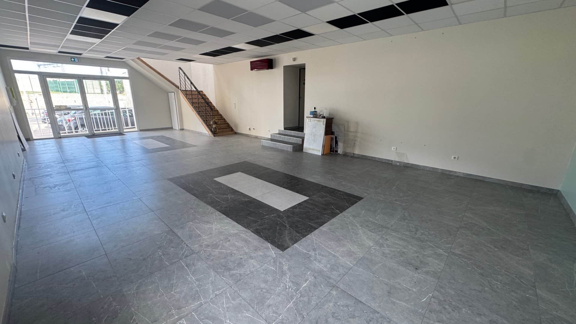Local commercial · 529 m² · Achat des murs — photo 1