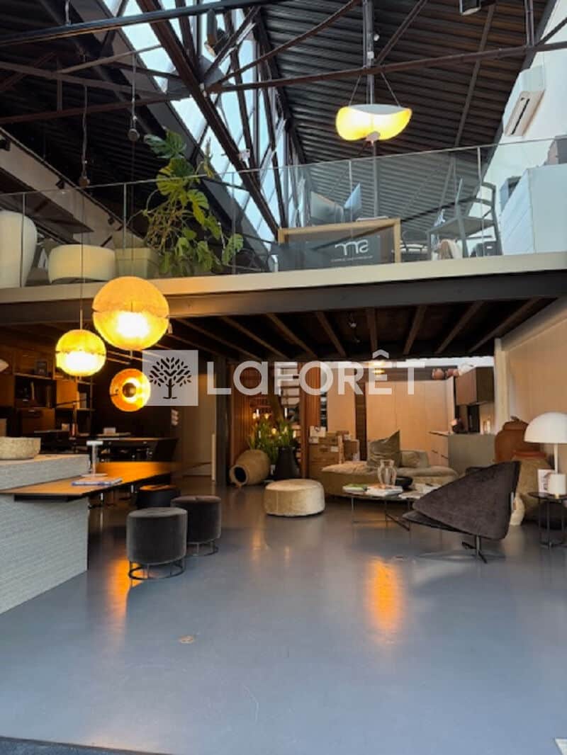 Local commercial · 117 m² · Location — photo 1