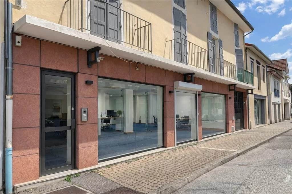 Local commercial · 127 m² · Location — photo 1