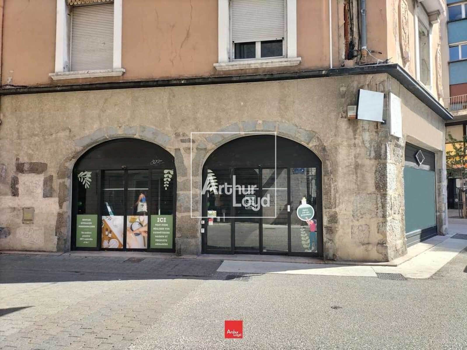 Local commercial · 183 m² · Location — photo 1