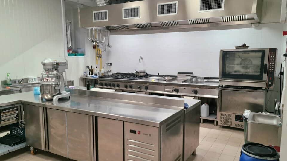 Local commercial · 160 m² · Location — photo 1