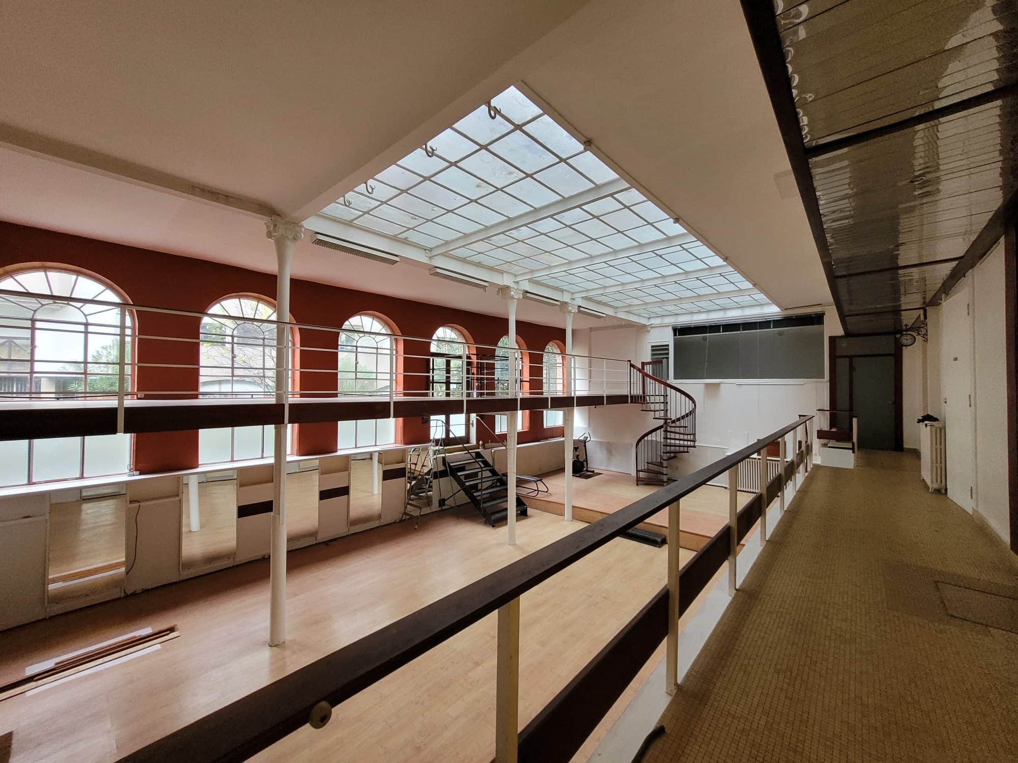 Local commercial · 350 m² · Location — photo 1