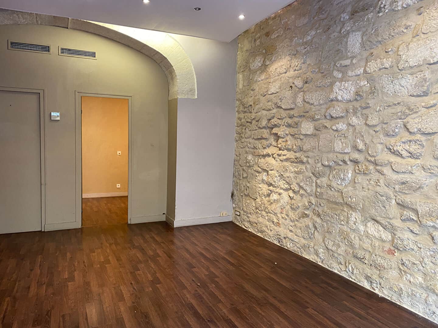 Local commercial · 40 m² · Achat des murs — photo 1
