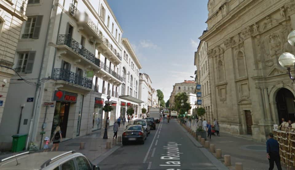 Local commercial · 327 m² · Location — photo 1