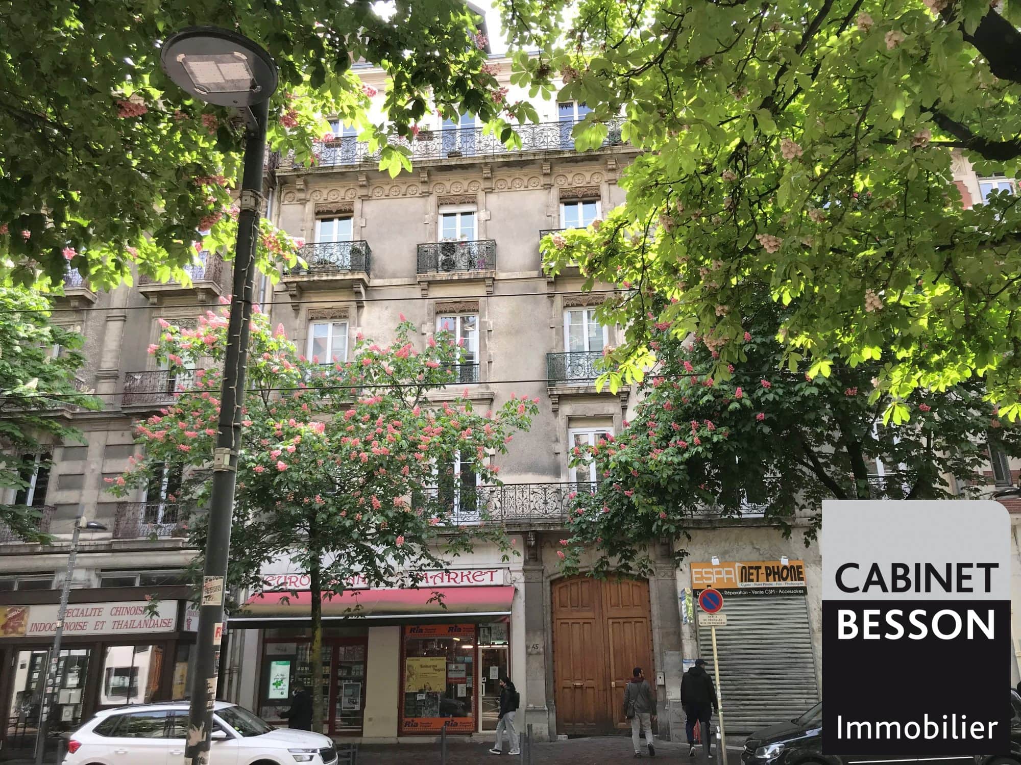 Local commercial · 72 m² · Achat des murs — photo 1