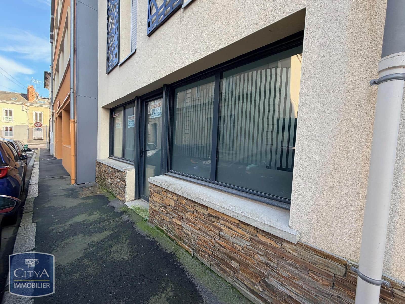 Local commercial · 29 m² · Location — photo 1