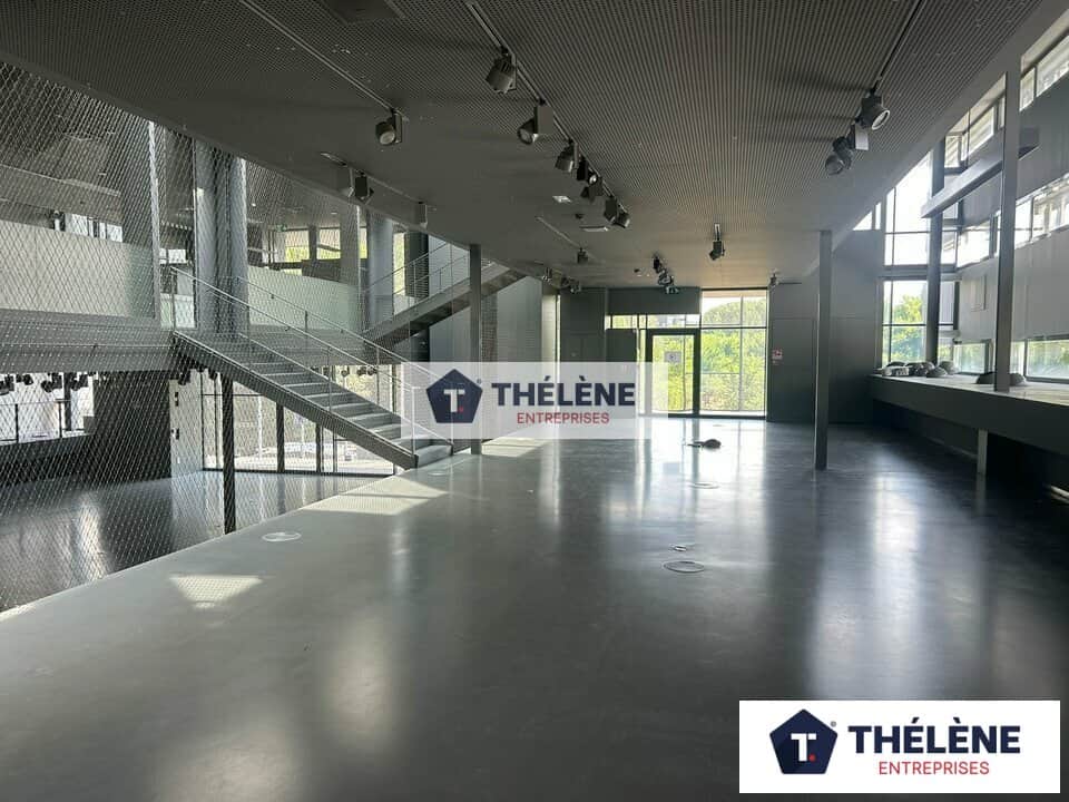 Local commercial · 904 m² · Location — photo 1