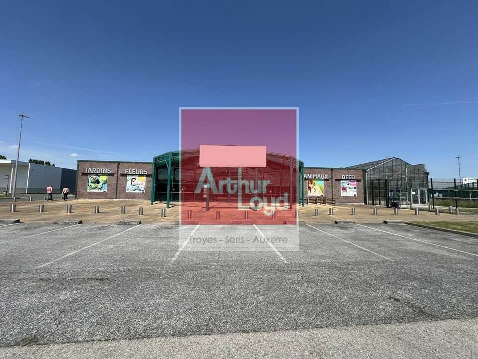 Local commercial · 1769 m² · Achat des murs — photo 1