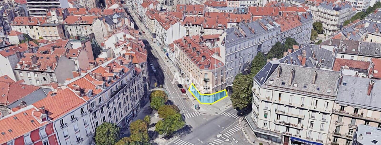 Local commercial · 228 m² · Achat des murs — photo 1
