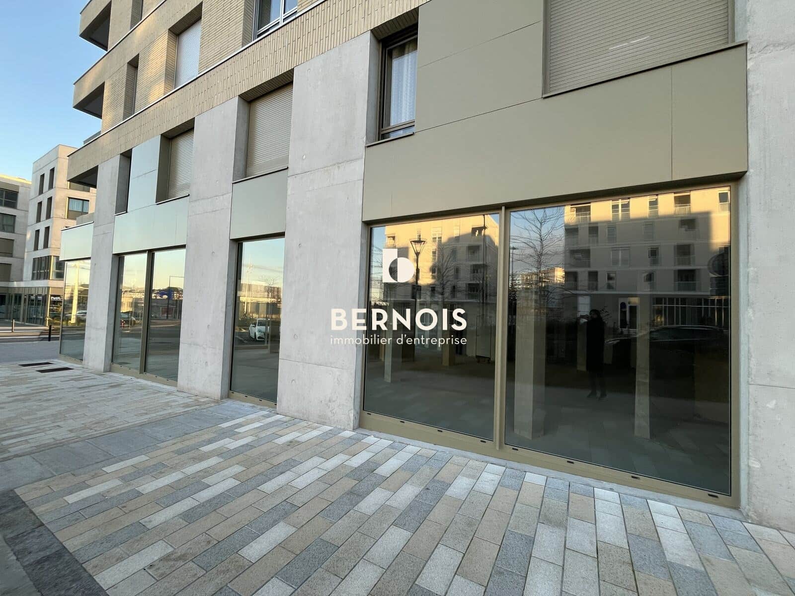 Local commercial · 268 m² · Location — photo 1
