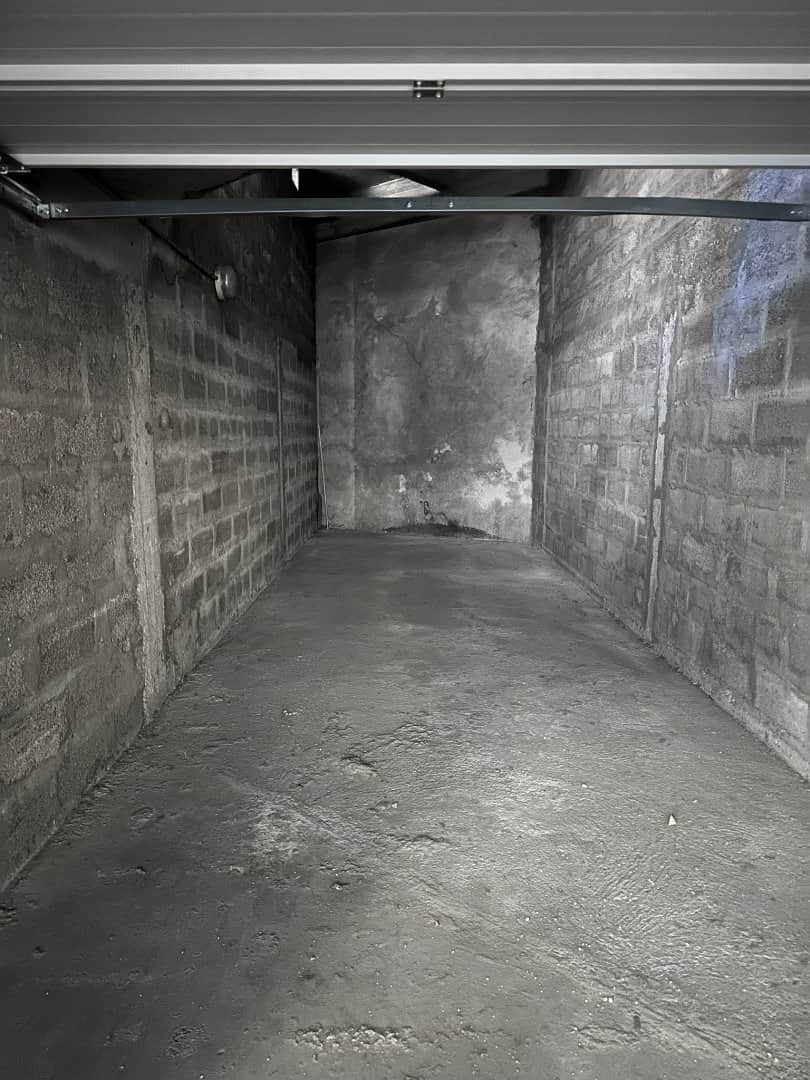 Local commercial · Location — photo 1