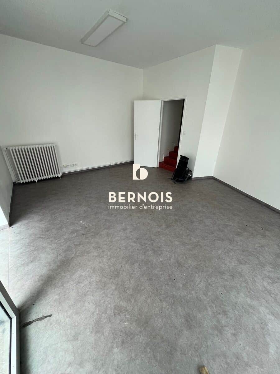Local commercial · 92 m² · Location — photo 1