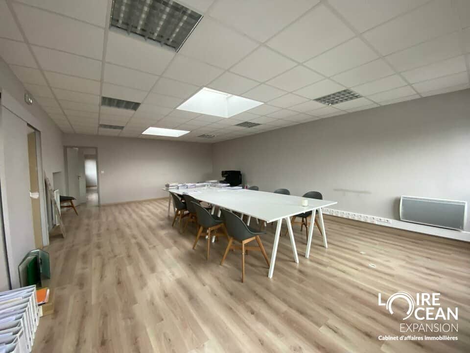 Bureau · 400 m² · Location — photo 1