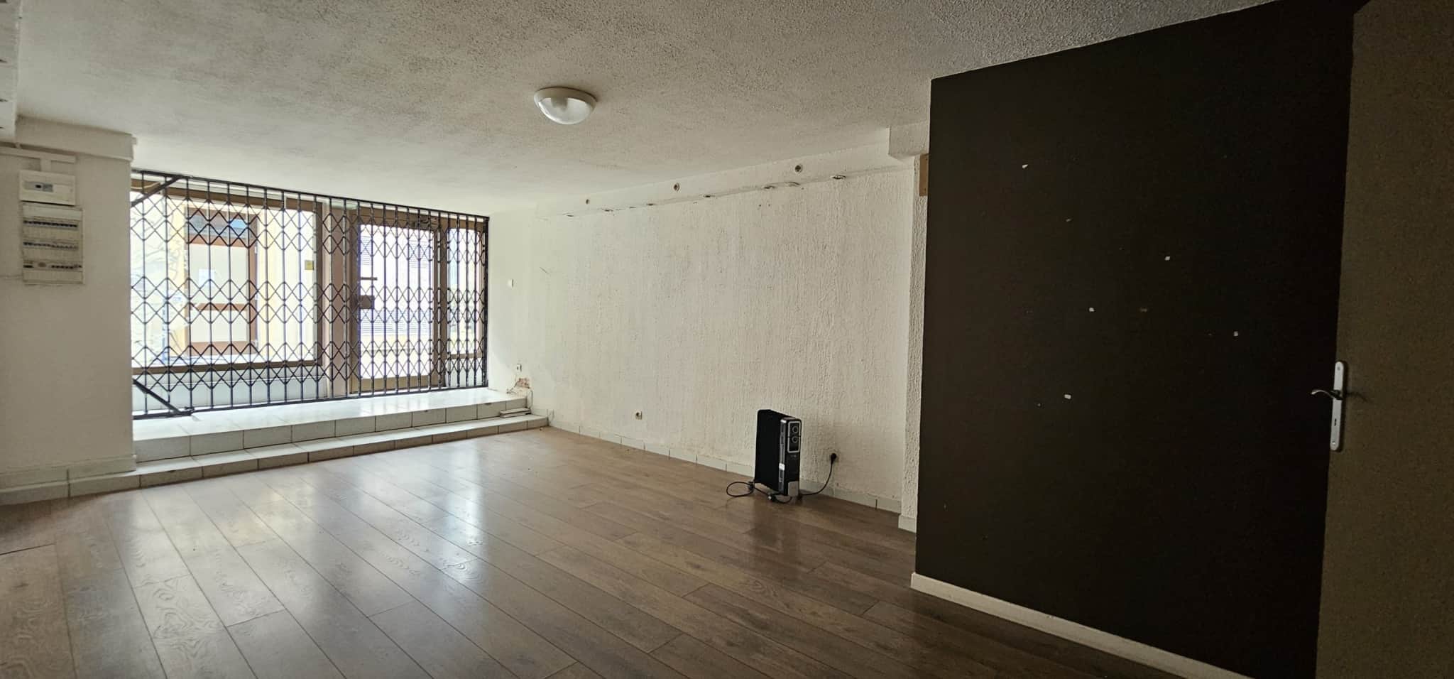 Local commercial · 44 m² · Location — photo 1