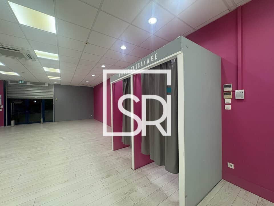 Local commercial · 187 m² · Location — photo 1