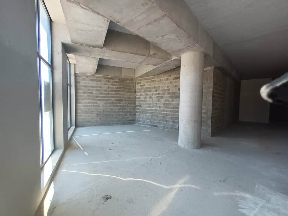 Local commercial · 171 m² · Location — photo 1