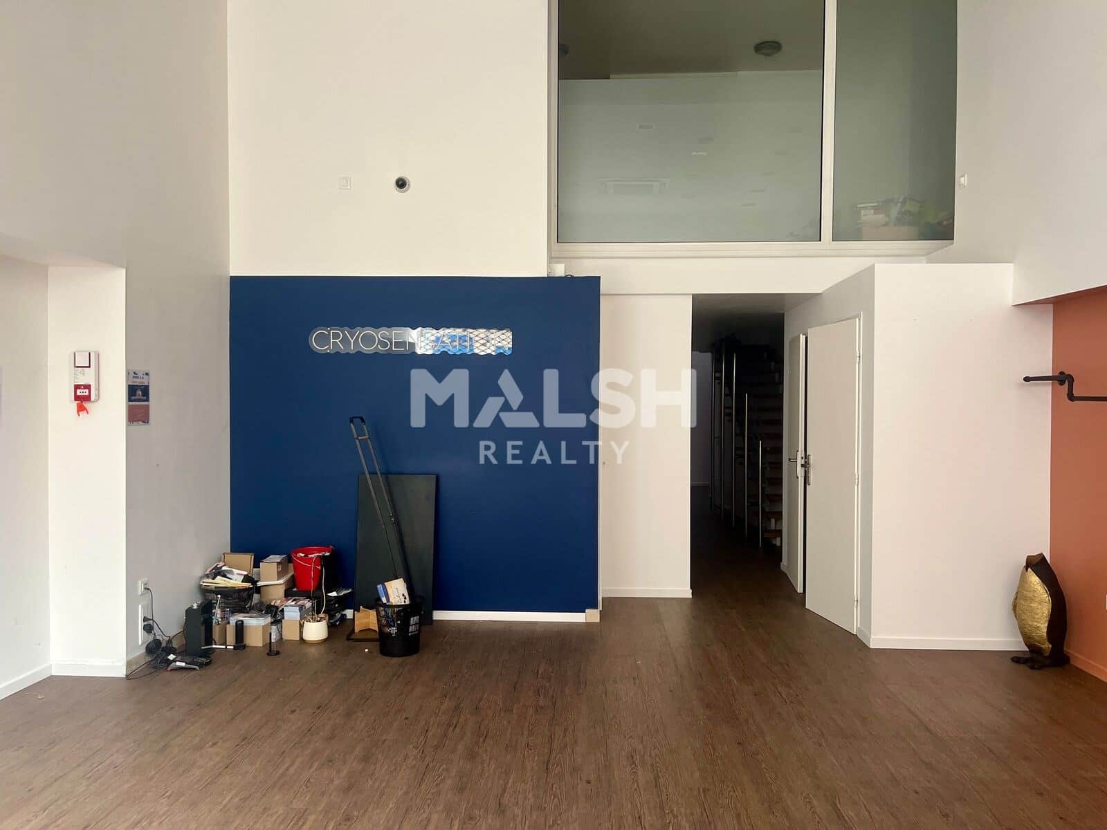 Local commercial · 151 m² · Location — photo 1