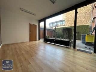 Local commercial · 165 m² · Location — photo 1