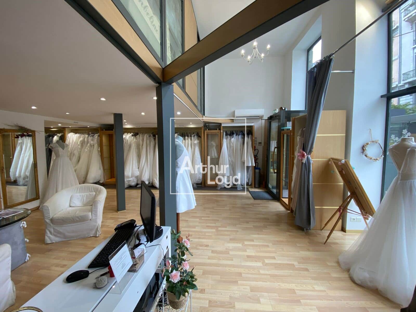 Local commercial · 140 m² · Location — photo 1