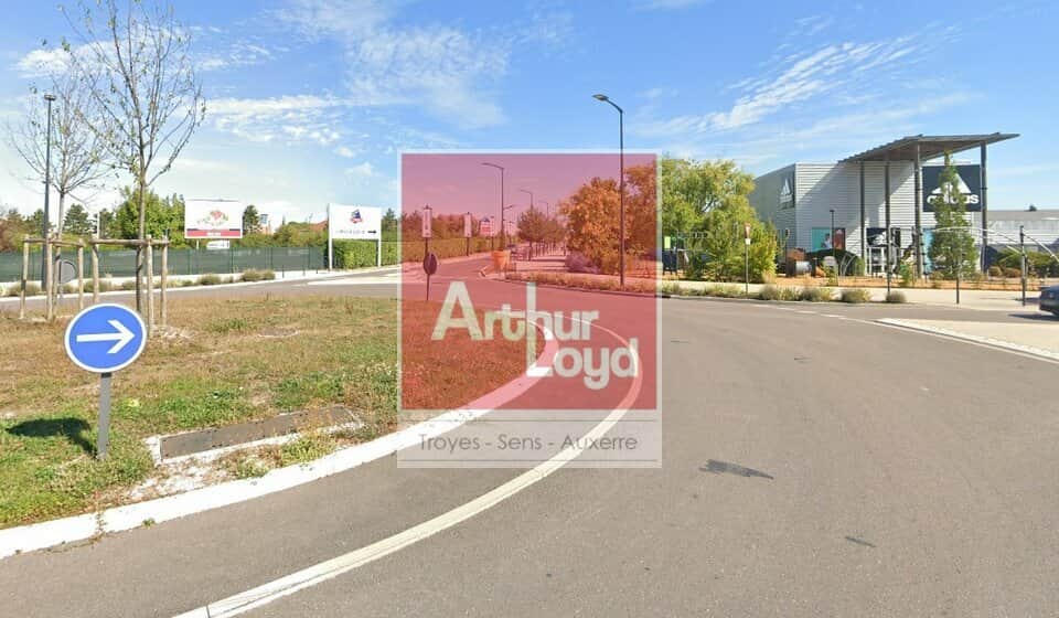 Local commercial · 209 m² · Location — photo 1