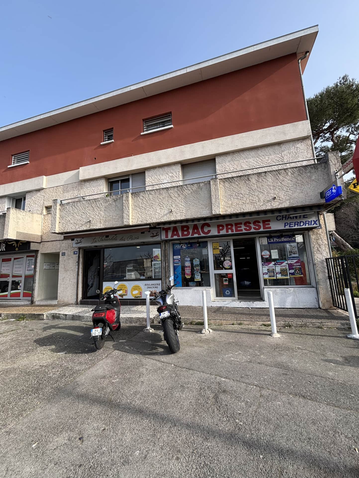 Local commercial · 105 m² · Achat des murs — photo 1