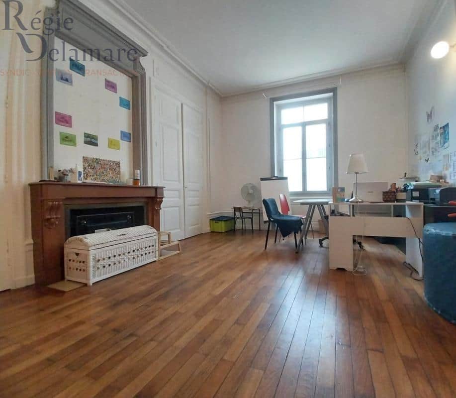 Local commercial · 50 m² · Location — photo 1