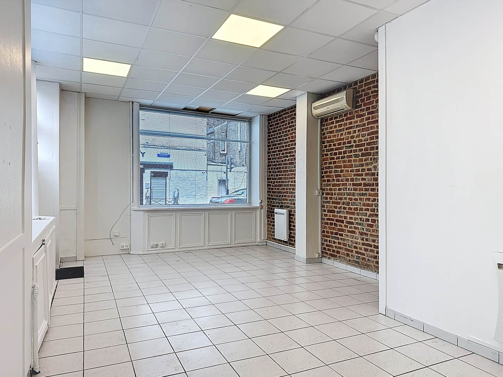 Local commercial · 55 m² · Achat des murs — photo 1