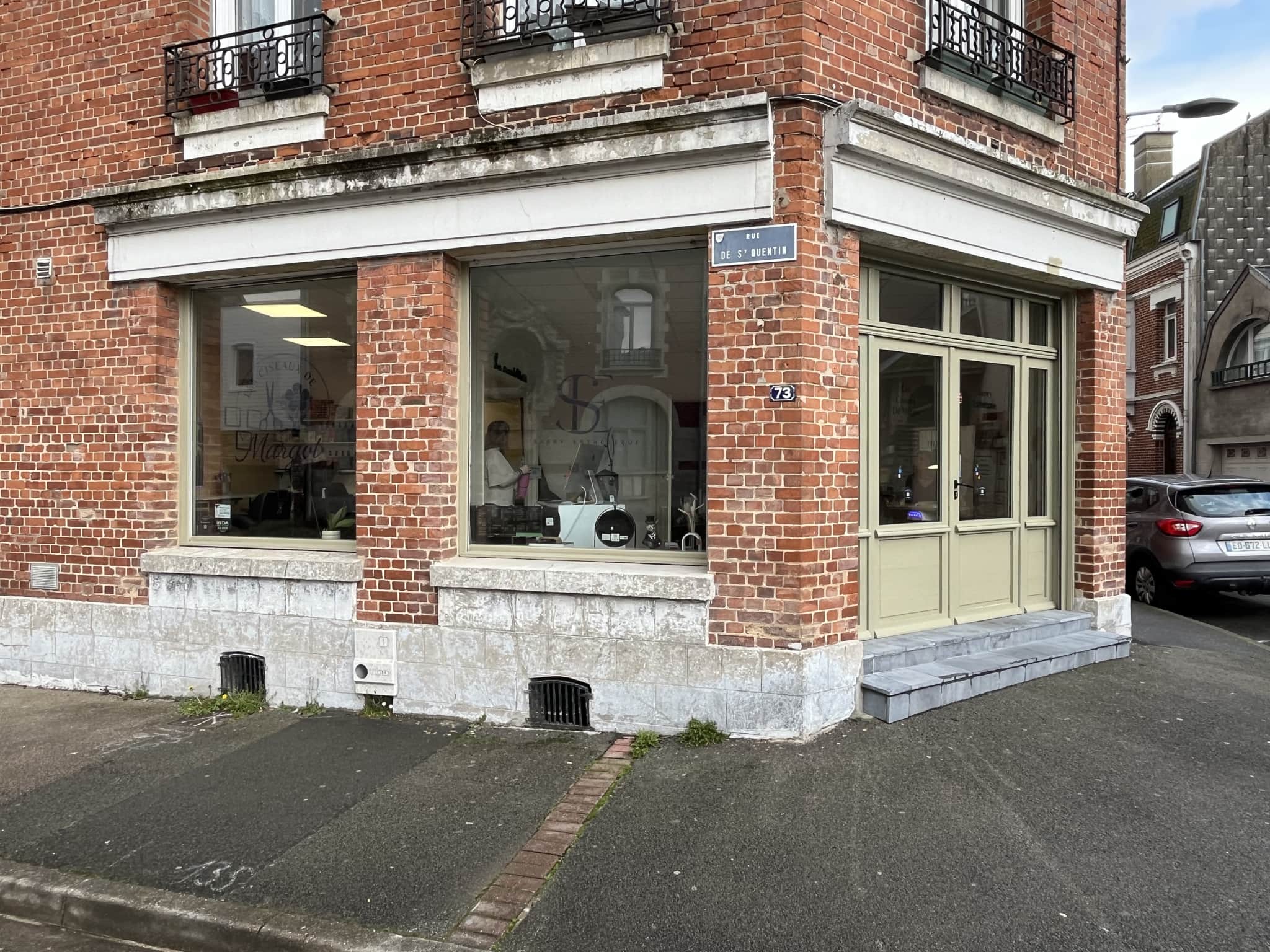 Local commercial · 83 m² · Location — photo 1
