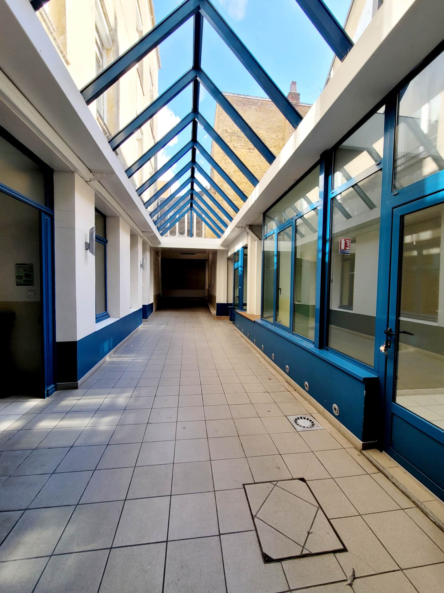 Local commercial · 80 m² · Location — photo 1