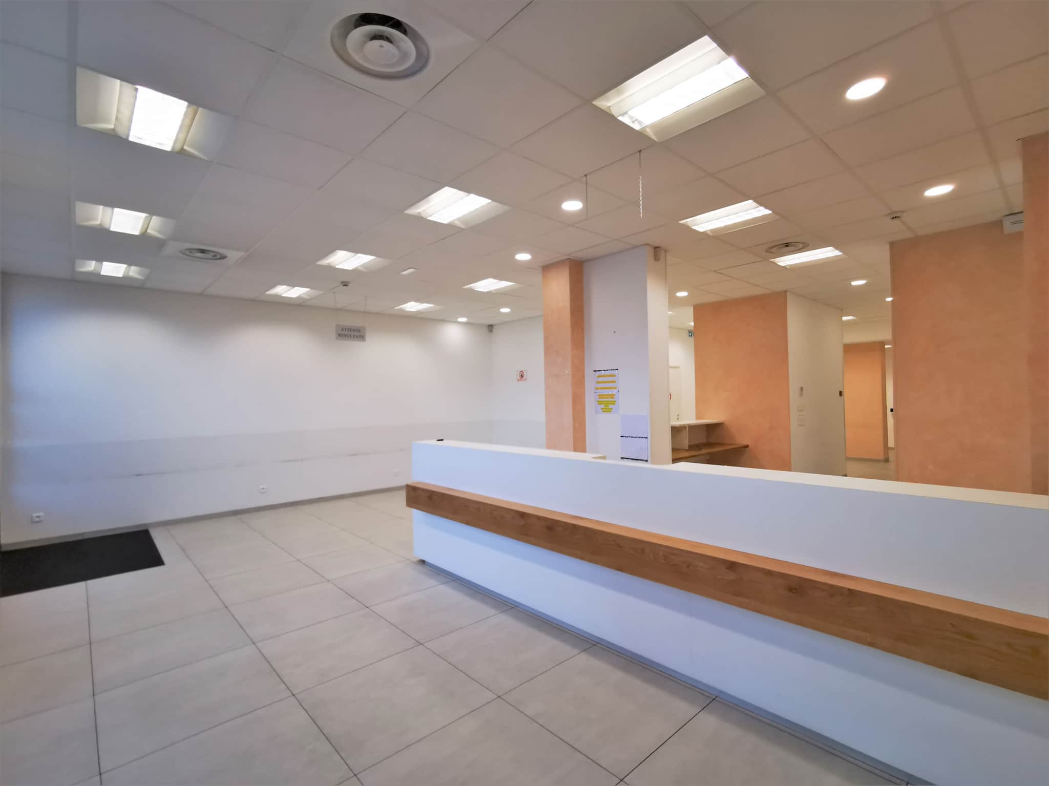 Local commercial · 253 m² · Location — photo 1