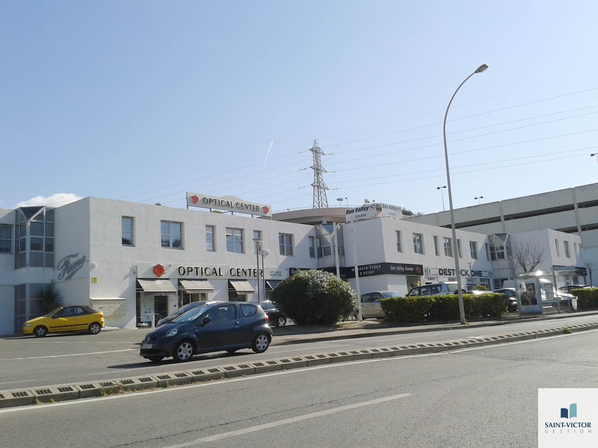 Local commercial · 425 m² · Location — photo 1