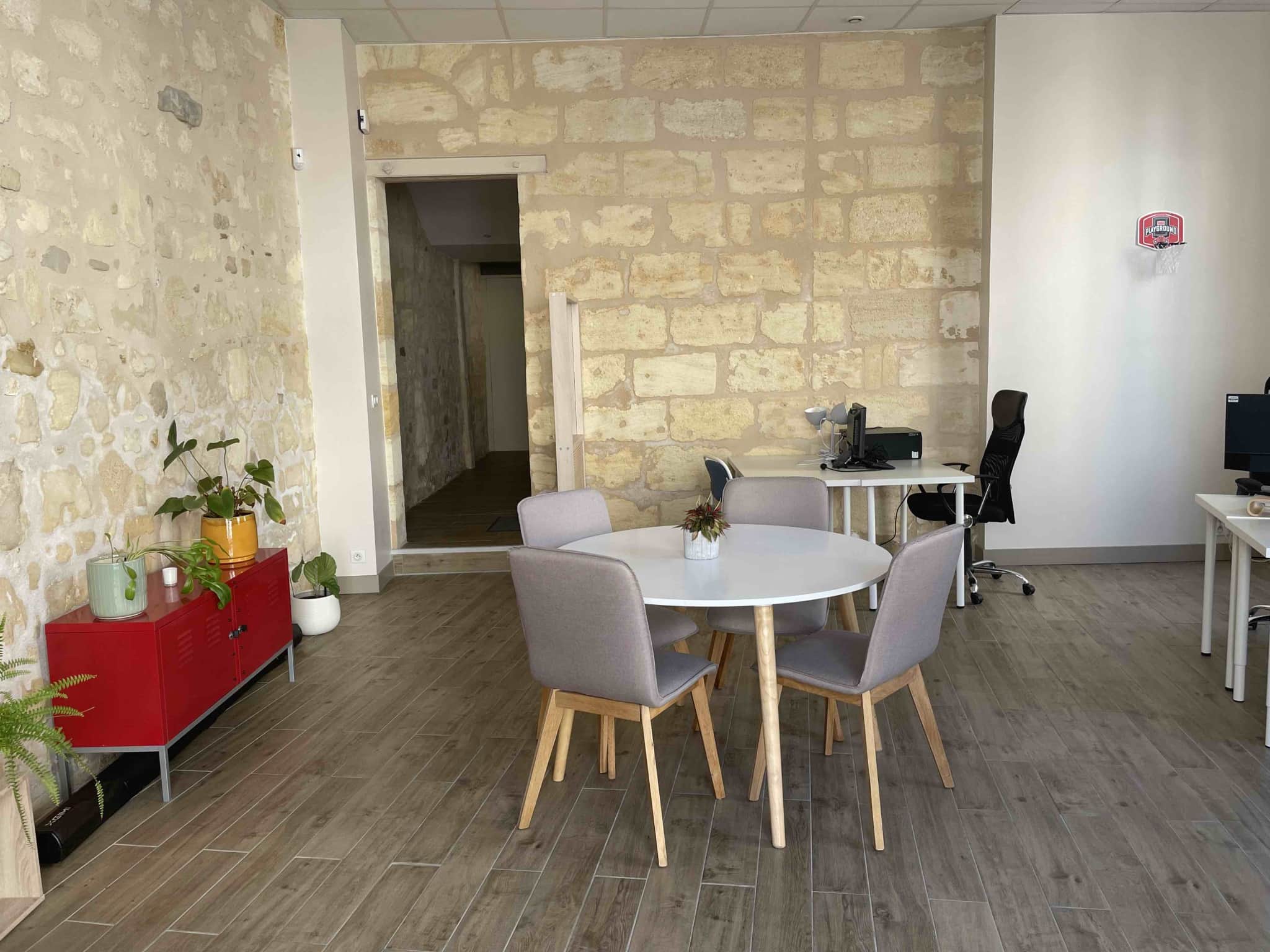Local commercial · 75 m² · Location — photo 1