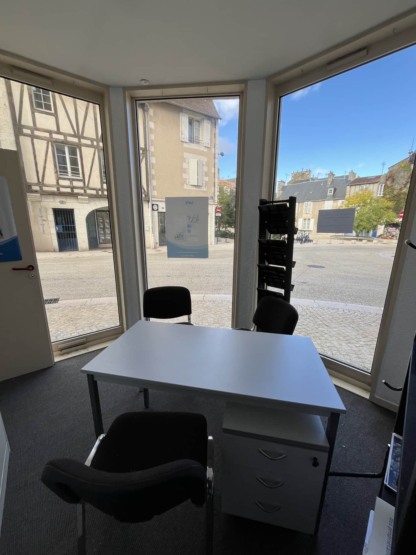 Local commercial · 31 m² · Location — photo 1