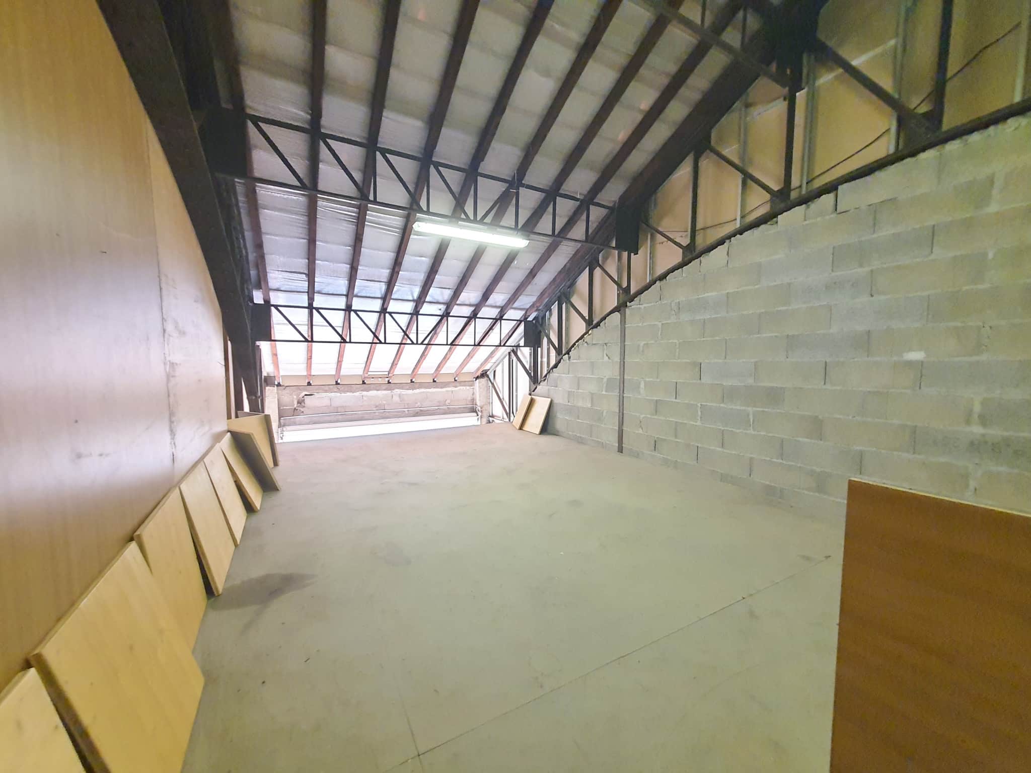 Local commercial · 100 m² · Achat des murs — photo 1
