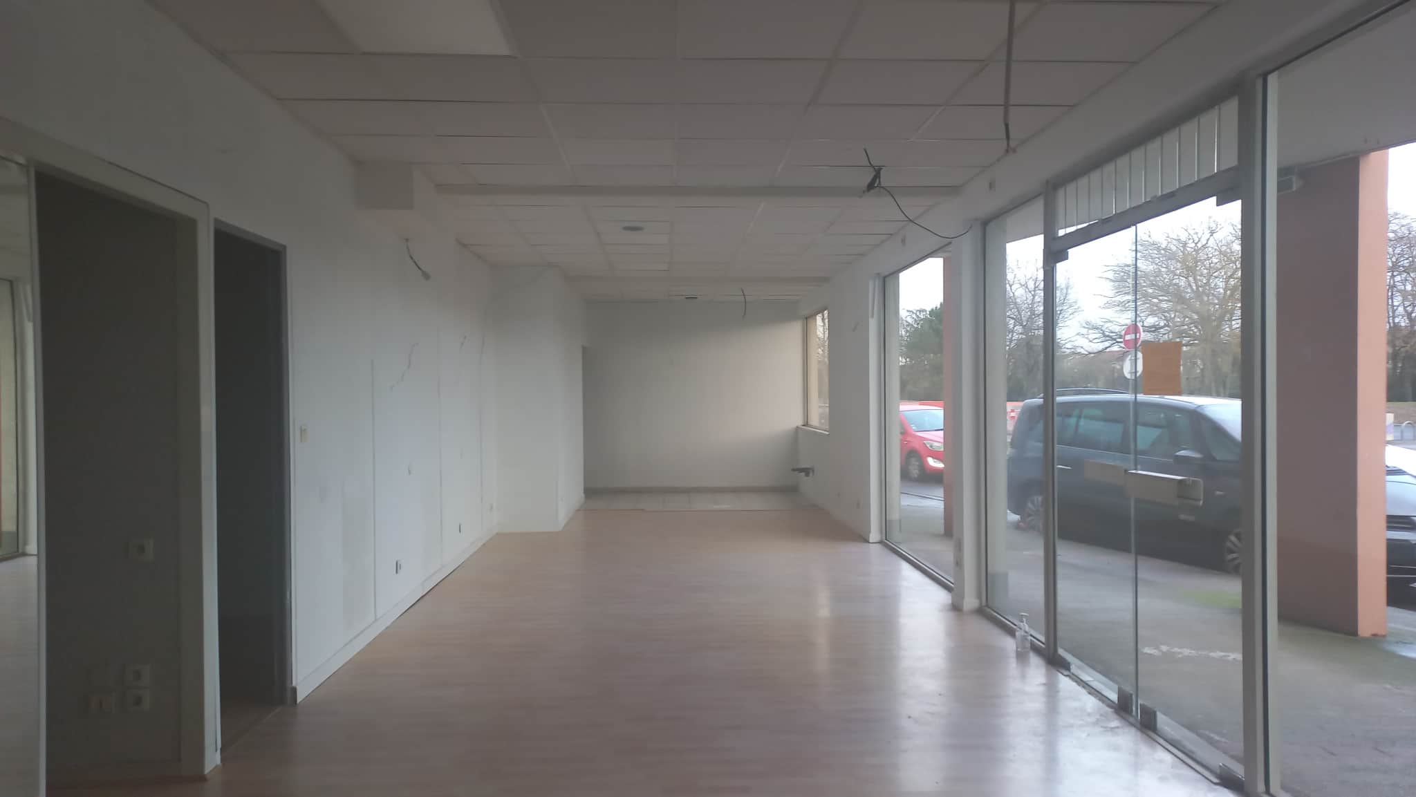 Local commercial · 81 m² · Location — photo 1