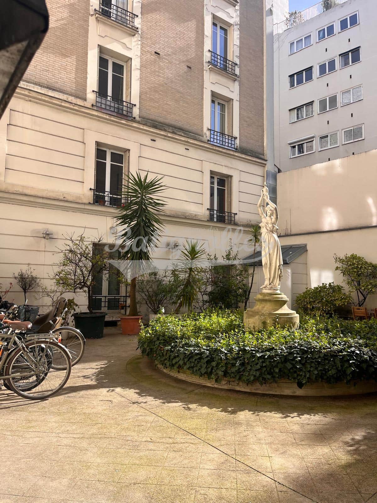 Local commercial · 38 m² · Achat des murs — photo 1
