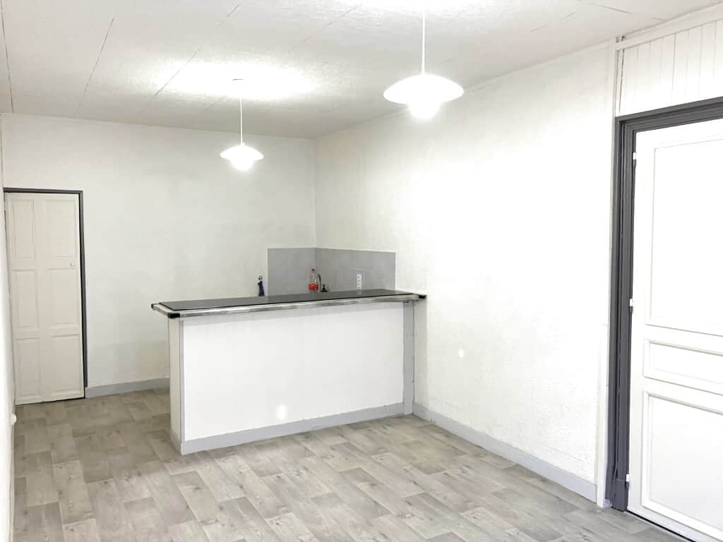 Local commercial · 24 m² · Achat des murs — photo 1