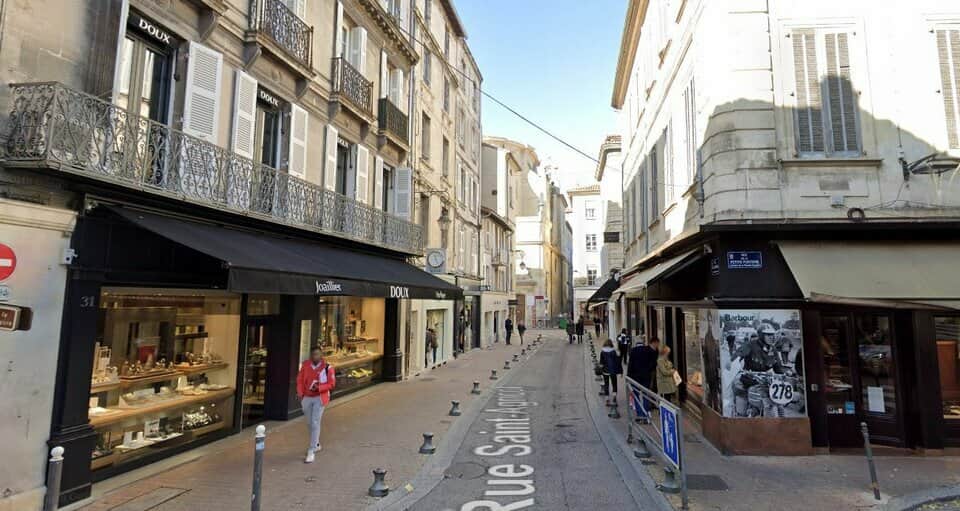 Local commercial · 118 m² · Location — photo 1